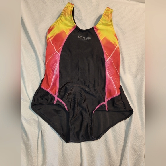 NWT GIRLS RACERBACK COMPETITION ATHLETIC SWIM REMOVABLE PADS - Picture 1 of 8